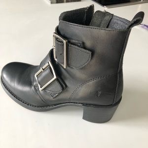 Frye Womens boots 9.5